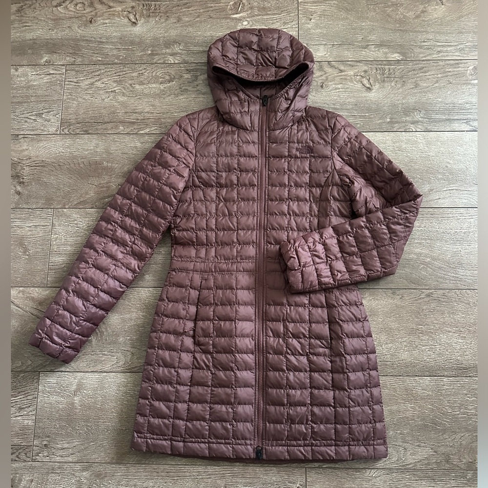 Like New THE NORTH FACE ThermoBall Eco Parka - Women’s S in Rose/Mauve